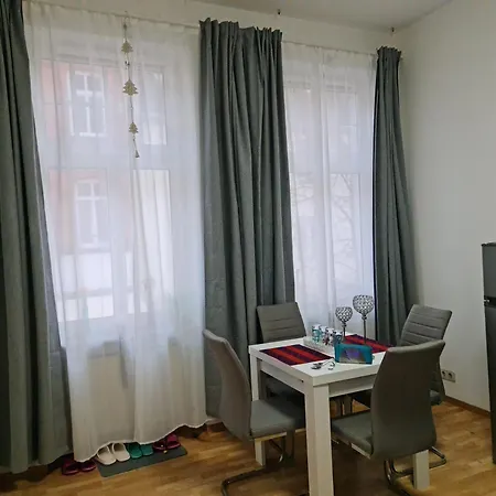 Citystudio Mit Schlafgalerie Bis 6 Gaeste Direkt Am Luisenplatz * Neuwied