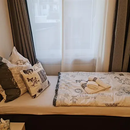 公寓 Citystudio Mit Schlafgalerie Bis 6 Gaeste Direkt Am Luisenplatz *