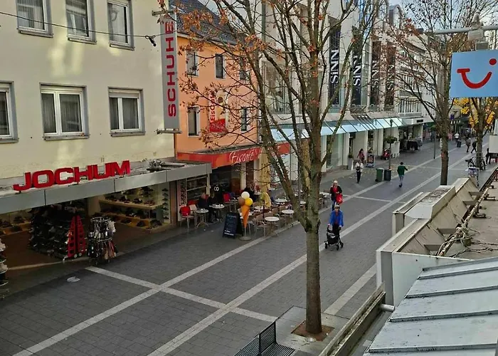 Citystudio Mit Schlafgalerie Bis 6 Gaeste Direkt Am Luisenplatz Appartement Neuwied