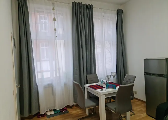 Citystudio Mit Schlafgalerie Bis 6 Gaeste Direkt Am Luisenplatz * Neuwied