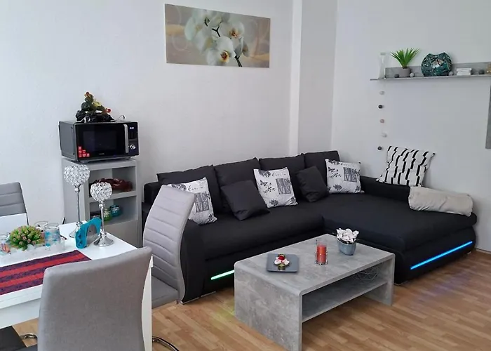 Citystudio Mit Schlafgalerie Bis 6 Gaeste Direkt Am Luisenplatz Appartement Neuwied