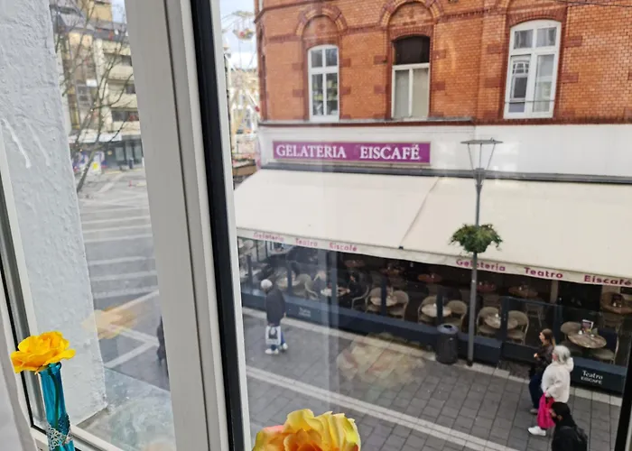 Appartement Citystudio Mit Schlafgalerie Bis 6 Gaeste Direkt Am Luisenplatz Neuwied