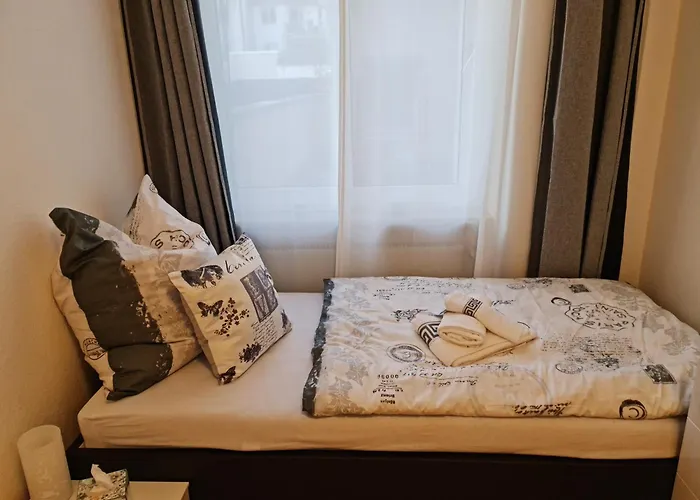 Appartement Citystudio Mit Schlafgalerie Bis 6 Gaeste Direkt Am Luisenplatz *